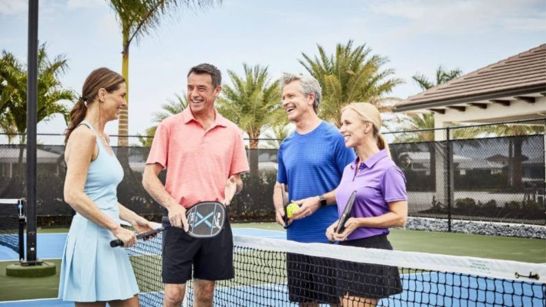 Cresswind Lakewood Ranch clubhouse / pickleball