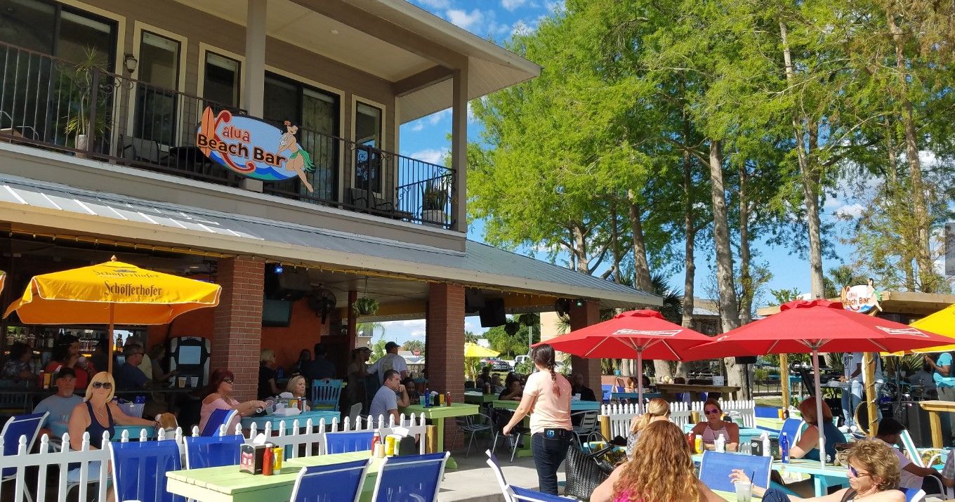 Lakeside Dining in Tavares, America's Seaplane City