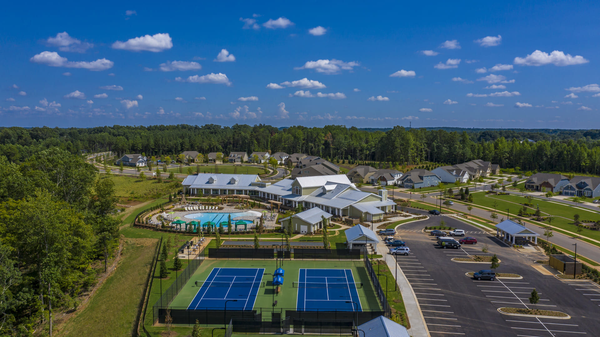Residents enjoying activities at Cresswind Charlotte