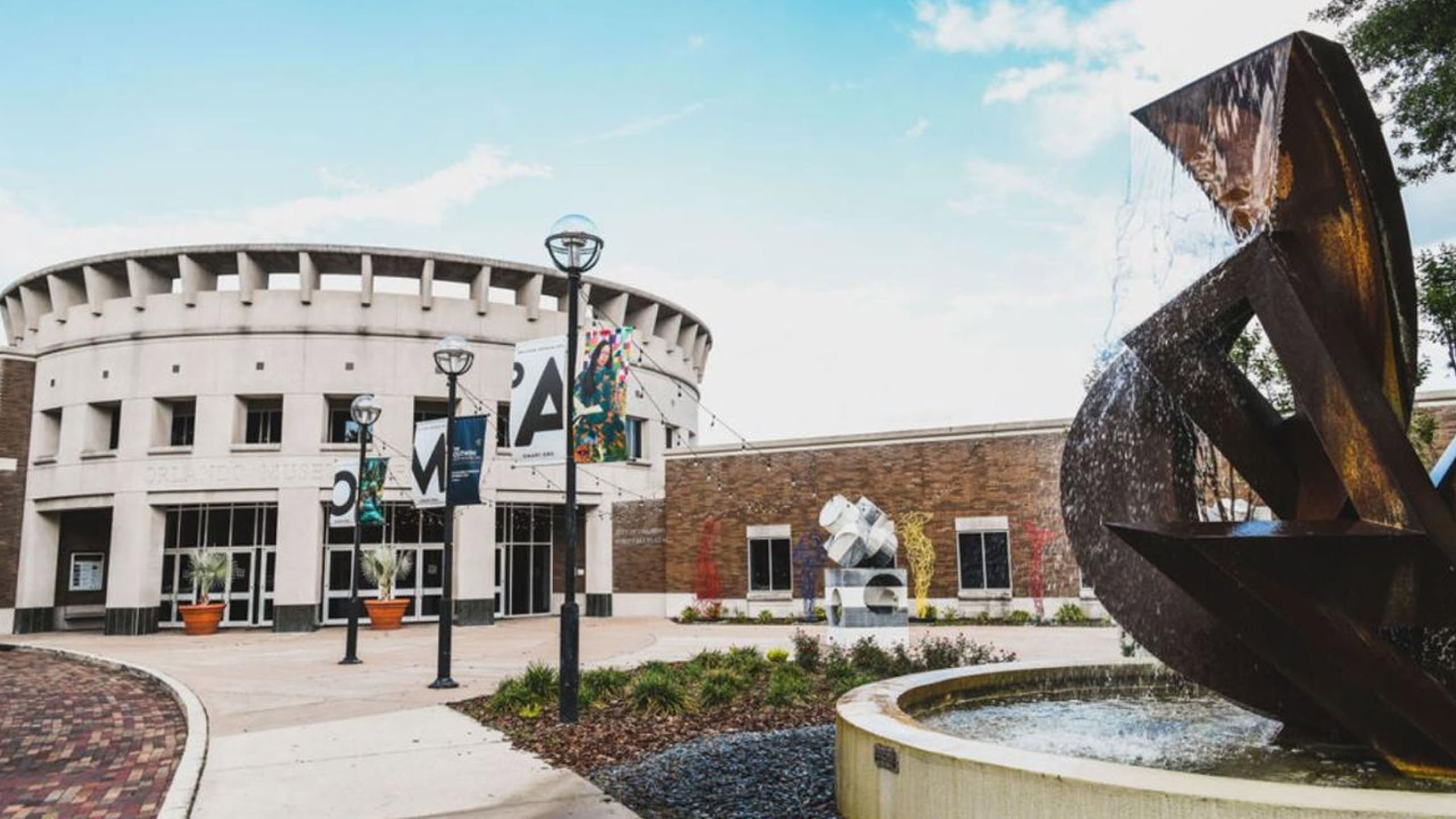 Orlando Museum of Art and nearby murals