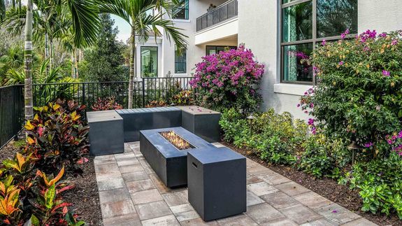 Vasari Model Fire Pit