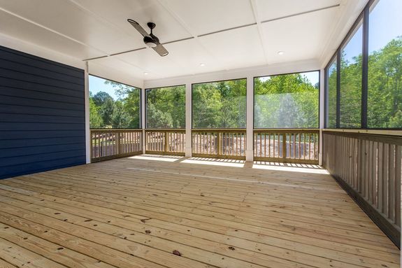 Poplar Model Covered Porch