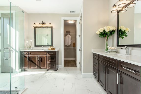 Fir Model Owner's Bath