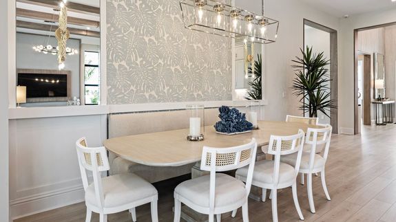 Lila Model | Dining