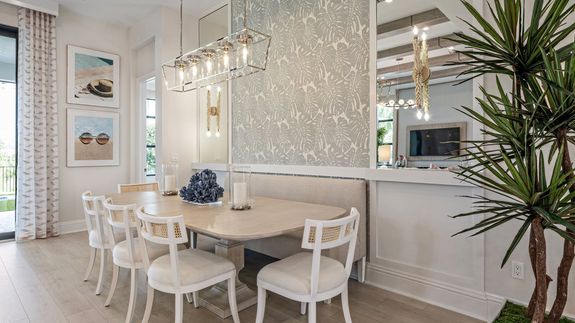 Lila Model | Dining