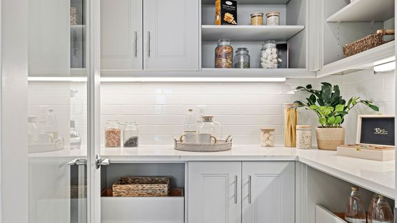 Lila Model | Pantry