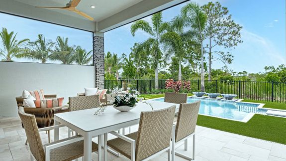 Lila Model | Lanai to Pool