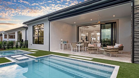 Lila Model | Pool to Lanai