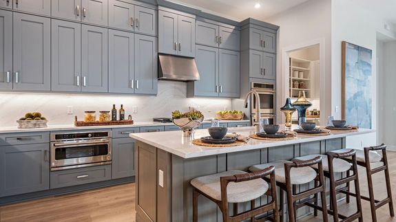 Madison Model | Island Kitchen