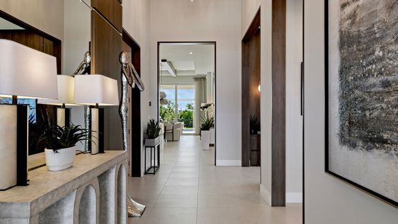 Paige Model | Foyer