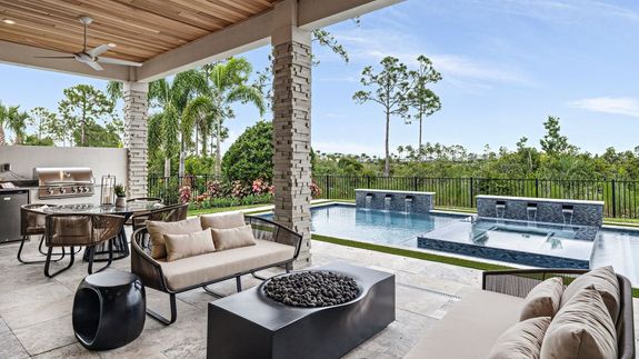 Sydney Model | Lanai to Pool
