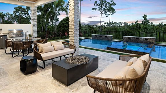 Sydney Model | Lanai to Pool