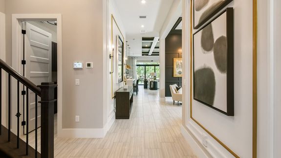 Madison Model | Foyer