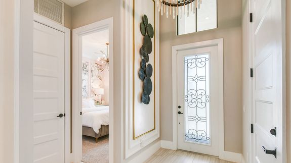 Madison Model | Foyer