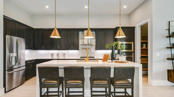 Madison Model | Island Kitchen 