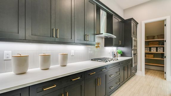 Madison Model | Island Kitchen