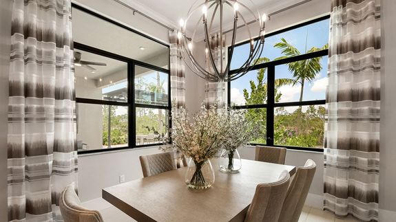 Riley Model | Dining Area