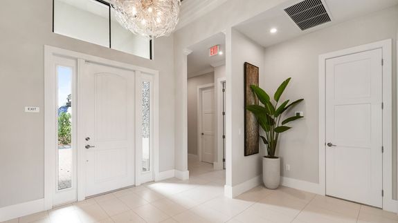 Riley Model | Foyer