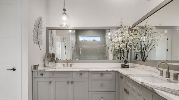 Riley Model | Owner's Bath