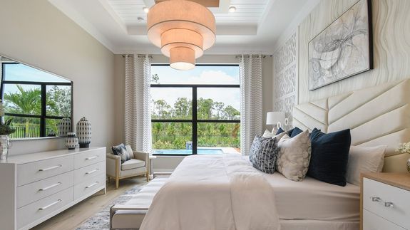 Julia Model | Owner's Suite