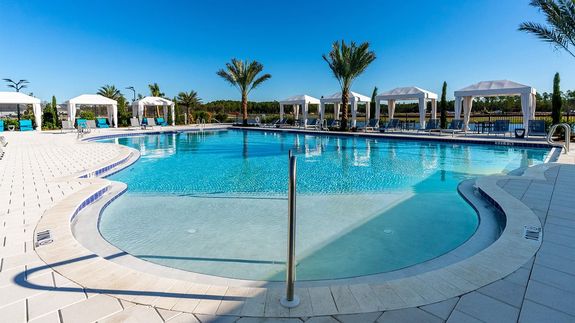 Resort-style Pool