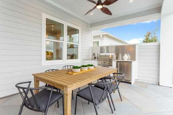 Venice Model Covered Lanai with Summer Kitchen